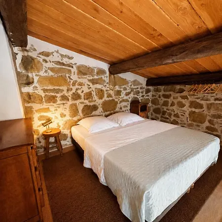 Domaine Marcellesi Bergerie De Pio Au Coeur D Oliverai Seculaire Vue Sur Les Aiguilles De Bavella Zoza